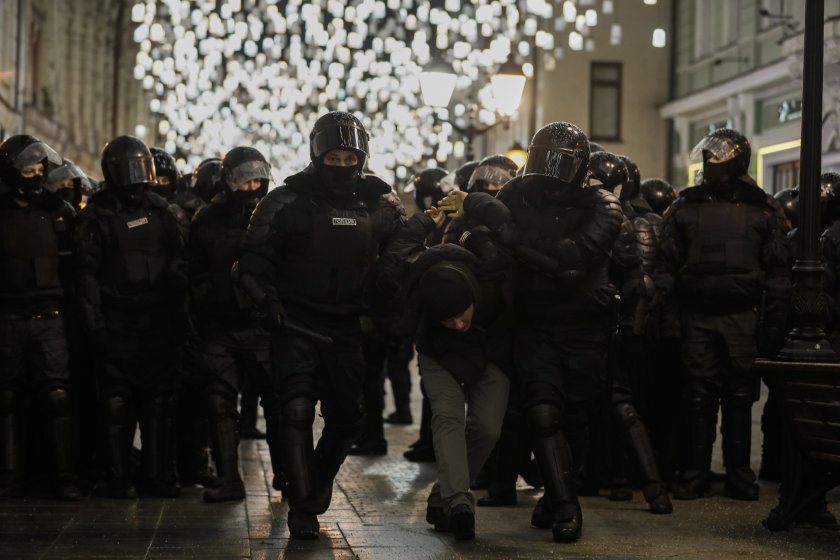 Продължават арестите на привърженици на Алексей Навални