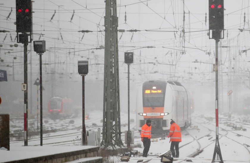 Студ, сняг и наводнения в Европа