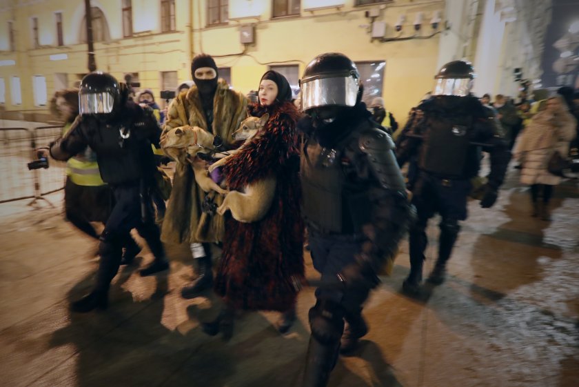 След присъдата на Навални: Над 1400 арестувани протестиращи