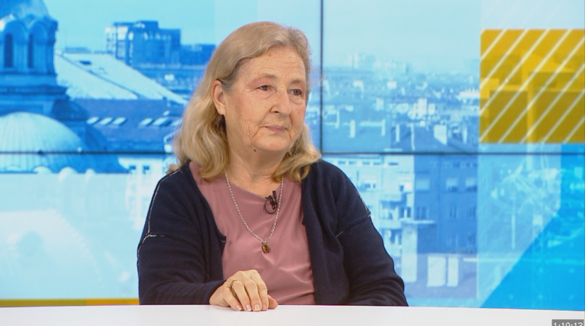 Проф. Мира Кожухарова: Светът се държи неадекватно от епидемиологична гледна точка