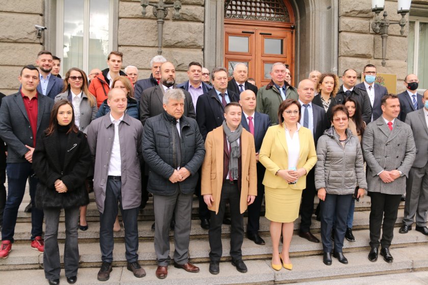 БСП ще попита редовите социалисти кои са възможните коалиционни партньори след изборите