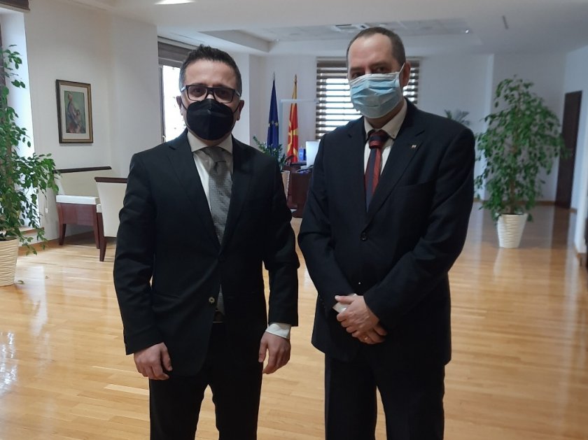 Посланикът ни в Скопие се срещна с министъра на финансите Фатмир Бесими