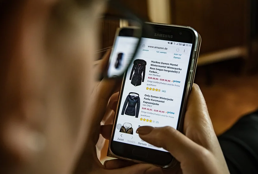 фейсбук измама варненка продава дрехи втора употреба онлайн магазин