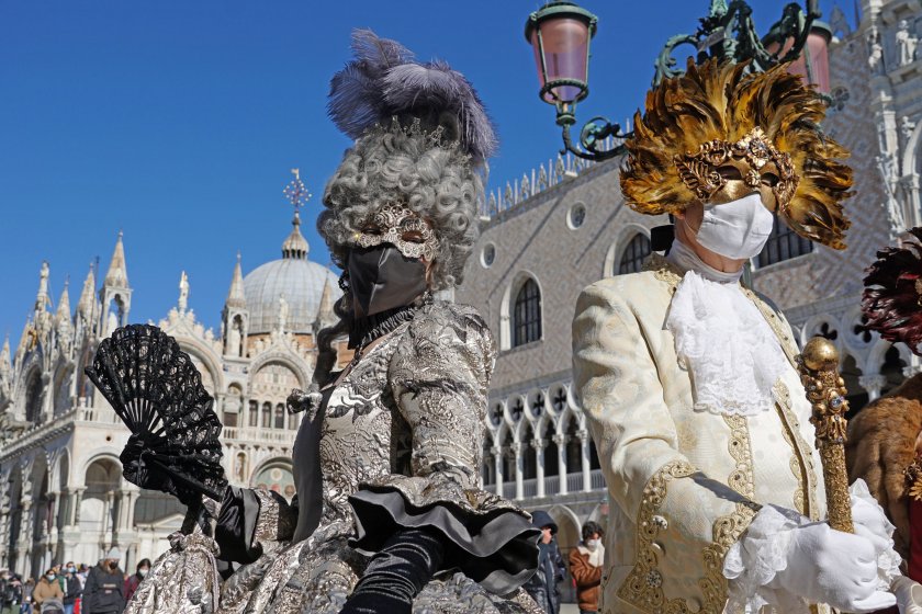 пандемията промени всичко венеция без туристи карнавал онлайн снимки