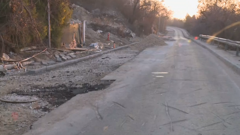 Жители на комплекс "Чайка" във Варна са недоволни от разбитите улици