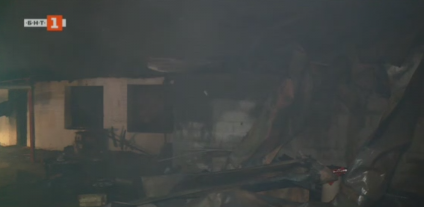 Няма пострадали след големия пожар в пловдивското село Труд