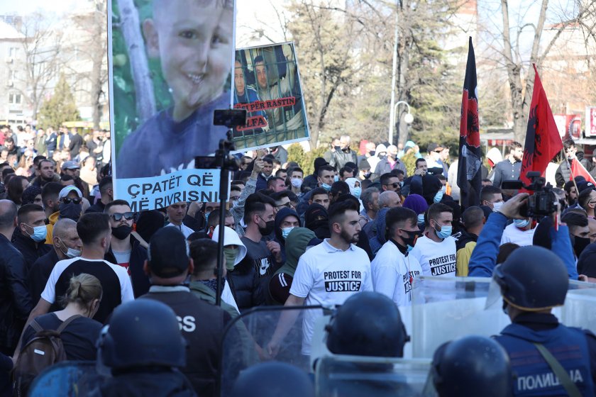 Седем ранени полицаи, осем задържани на протест в Скопие