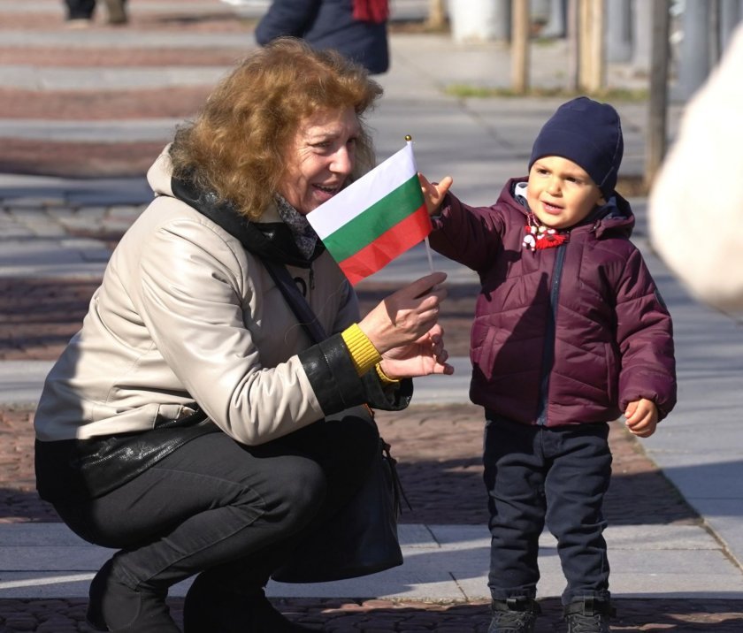 България празнува 143 години от Освобождението си (Снимки)