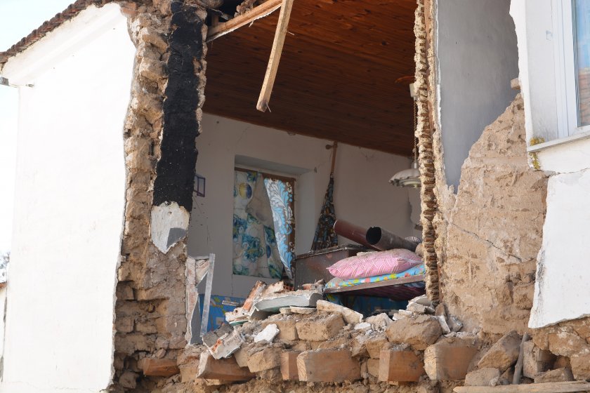 земетресенията гърция разрушиха близо 900 къщи