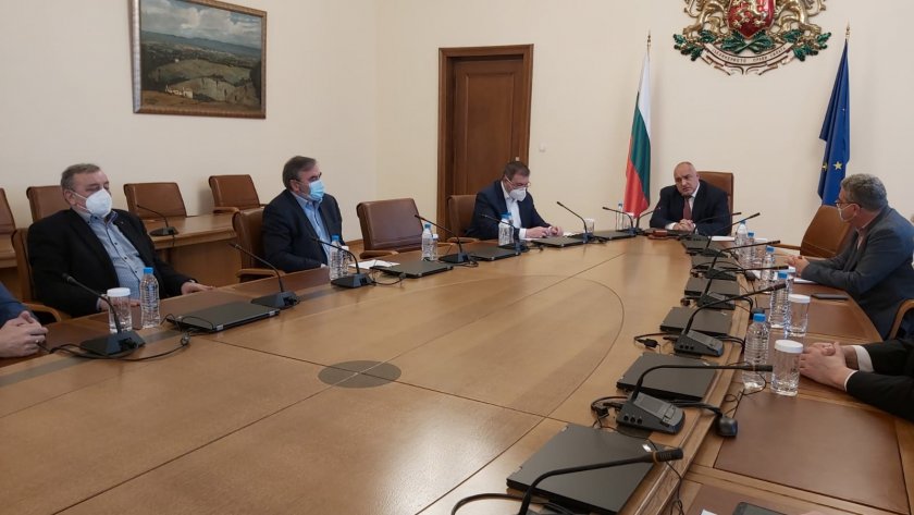 Натиск върху болниците не се отчита, заболеваемостта расте заради британския вариант на COVID-19