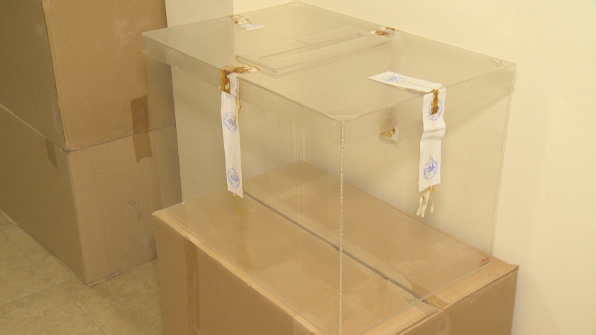 Как се съхраняват урните за гласуване между различните вотове?