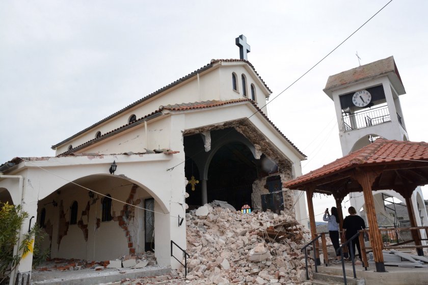мвнр пострадали български граждани земетресението гърция