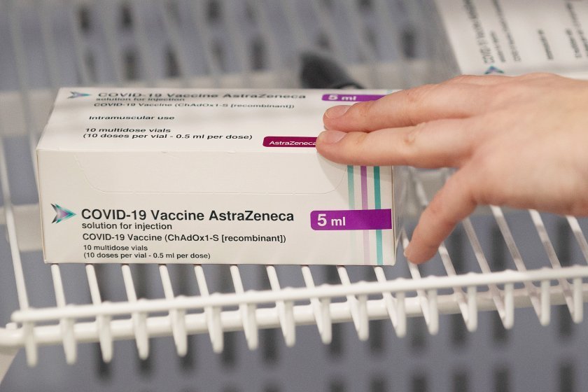 Дания прекрати за две седмици използването на ваксината на Астра