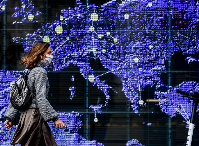 Няма причини да се спира използването на ваксината срещу COVID-19