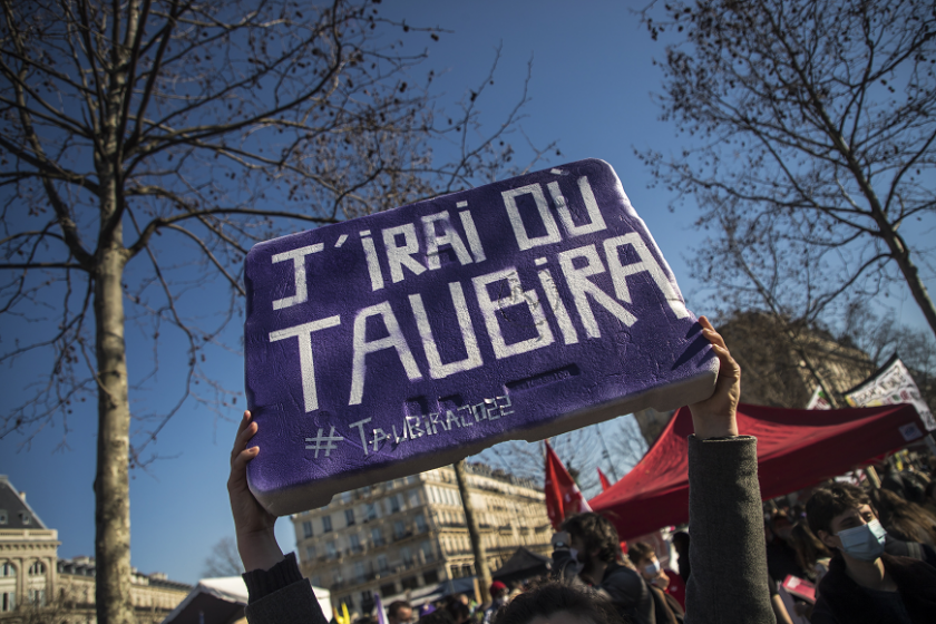 Парижани протестираха в защита на правата на жените
