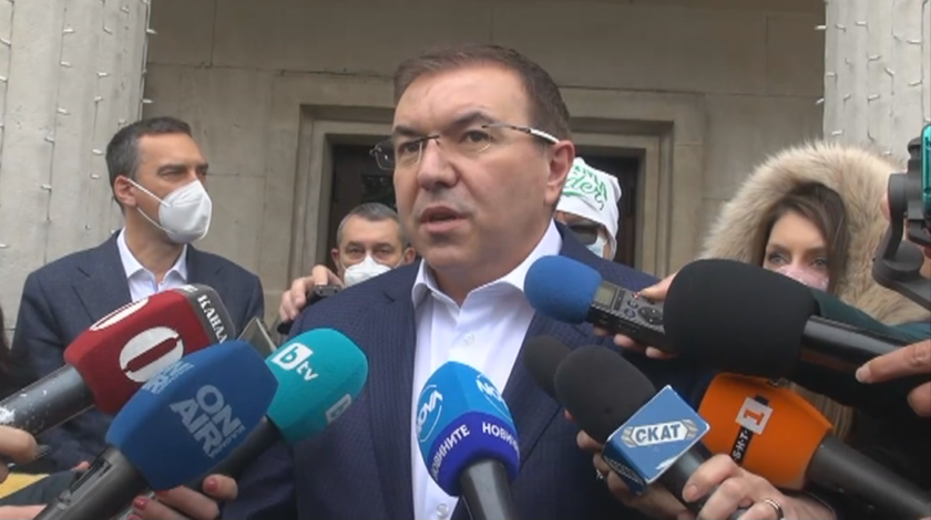 Затягане на мерките и в Бургас: Обсъждат маски на открито и онлайн обучение от 5. до 12. клас