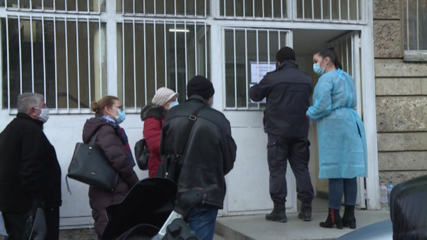 Напрежение във Варна в първия ден на имунизацията на регистриралите