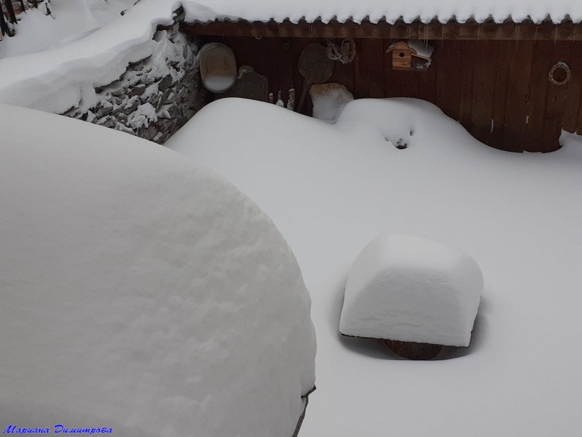 обилен снеговалеж блокира пътя село лилково