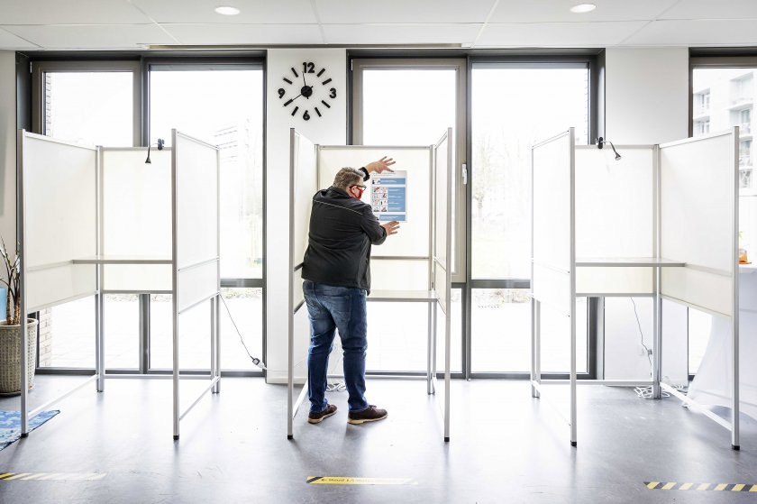 Антиправителствени протести в Нидерландия, ден преди парламентарните избори. В Хага