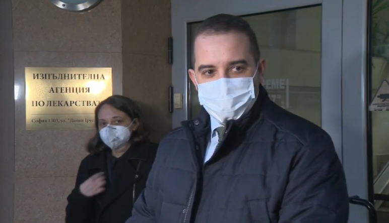 Няма проблем всички да продължат да използват ваксината на Астра