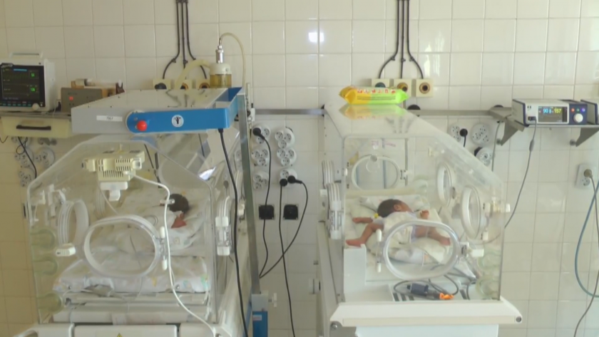близнаци родиха спешност бургаската болница майката кома covid