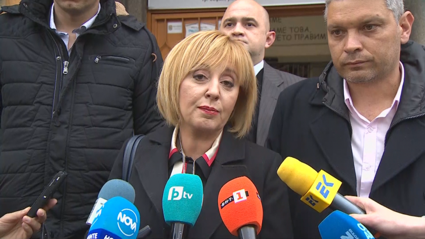 Преди минути гласува Мая Манолова. Тя каза Браво на българите,