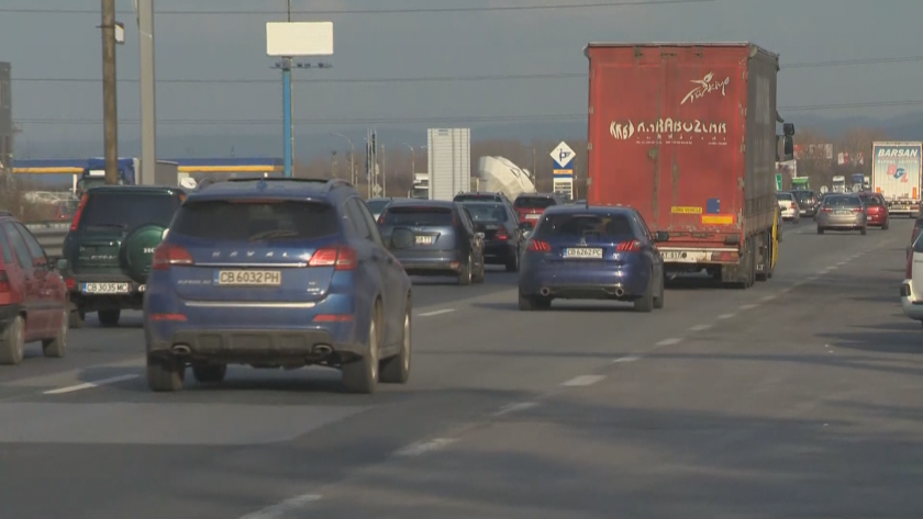 Движението на изходите от София е спокойно