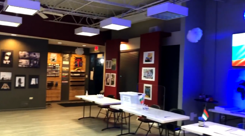 Избирателните секции на територията на Чикаго и предградията са 5.