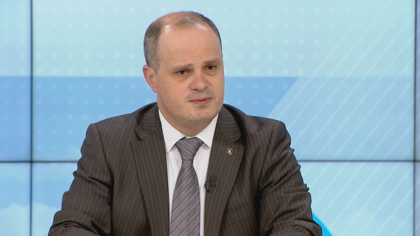 Между 12 и 18 години отнема възстановяването на един човек