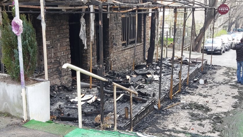 Изгоря едно от най-популярните заведения в Стара Загора