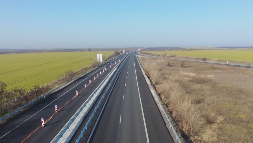 Пуснаха движението в ремонтирания 6-километров участък от автомагистрала Тракия. Той
