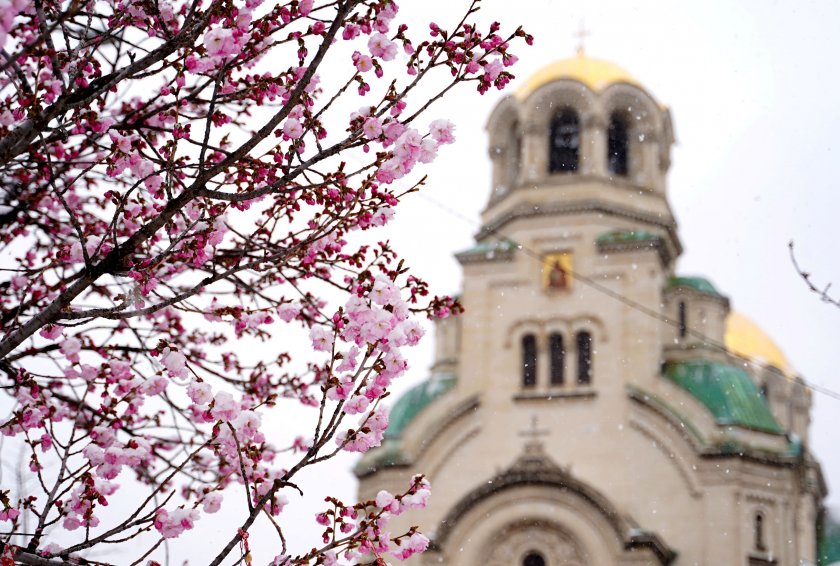 Оправдаха се предупрежденията за много силен северозападен вятър днес и