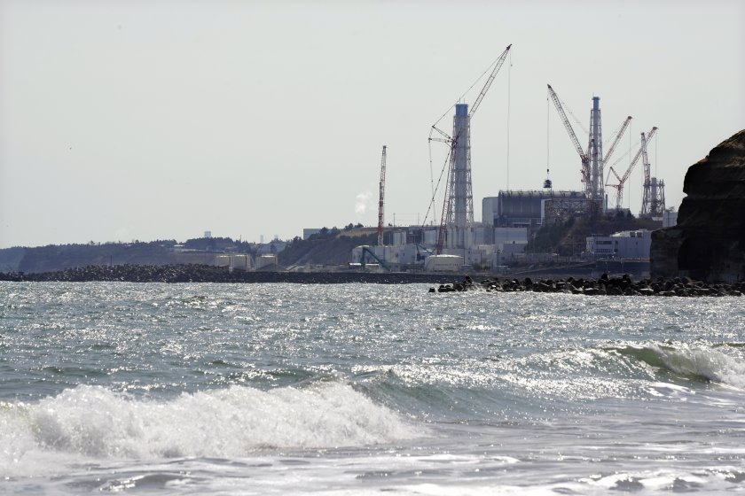 япония изхвърля морето вода фукушима