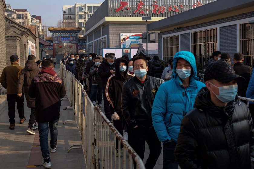 цветни табелки пекин показват нивото ваксинация