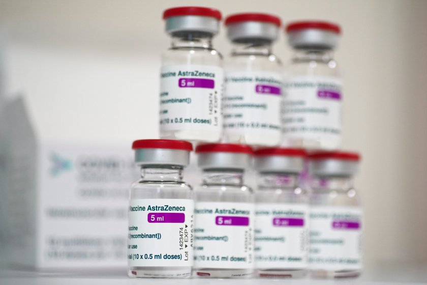 берлин спира ваксинацията астра зенека хора години