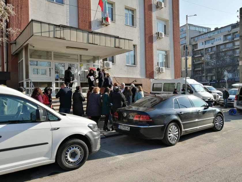 За първи път раздават РНК ваксини на личните лекари в