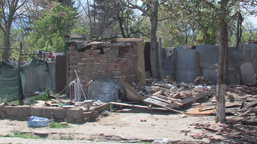 Шестчленно семейство от Пазарджик остана на улицата, след като пожар