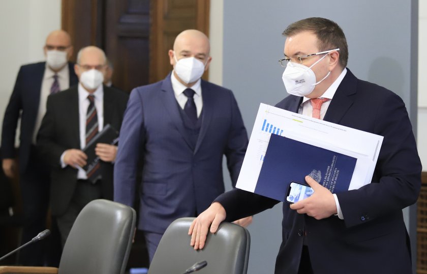 Националният оперативен щаб ще работи, докато не бъде избран нов.