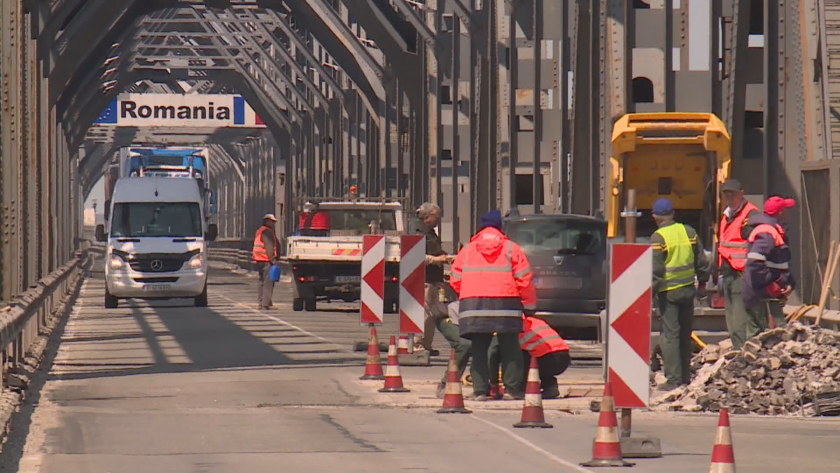 Спряха движението на Дунав мост при Русе за четири часа.