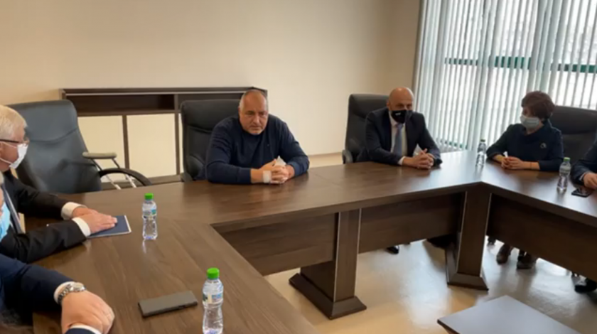 Бойко Борисов обяви от болницата проектокабинета на ГЕРБ-СДС. Представи кандидат-премиера