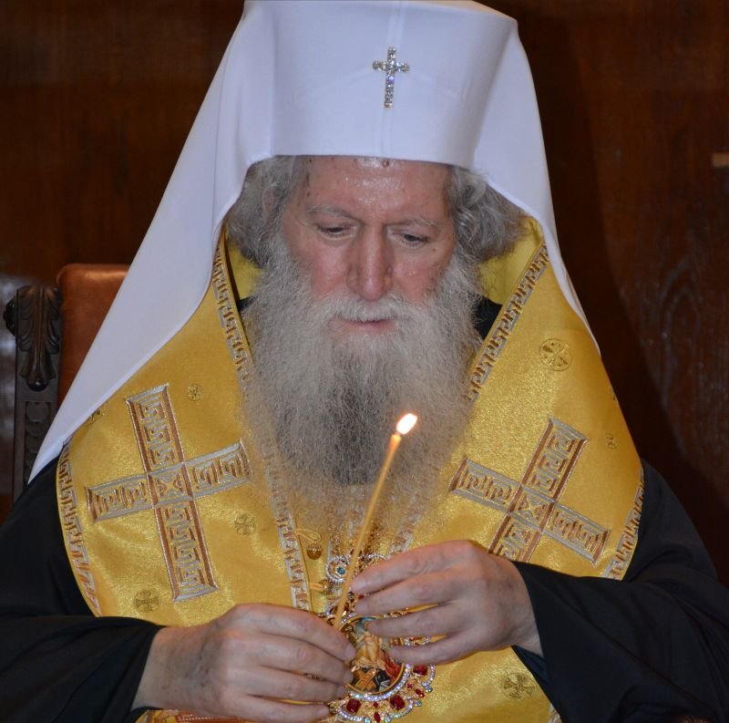 патриарх неофит получи благодатния огън йерусалим