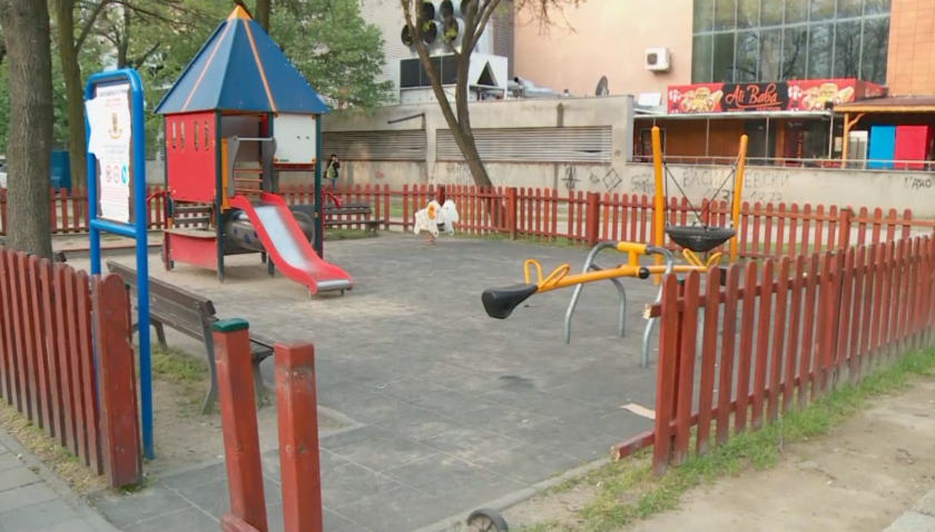 Възмутена майка подаде сигнал до БНТ, че детски площадки в
