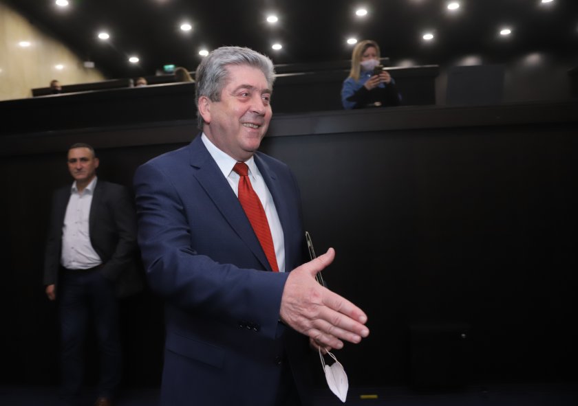 Добре е, че консултациите ще се случат в рамките на