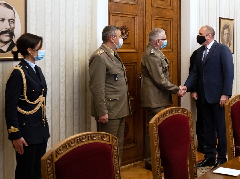 радев проведе среща председателя военния комитет европейския съюз