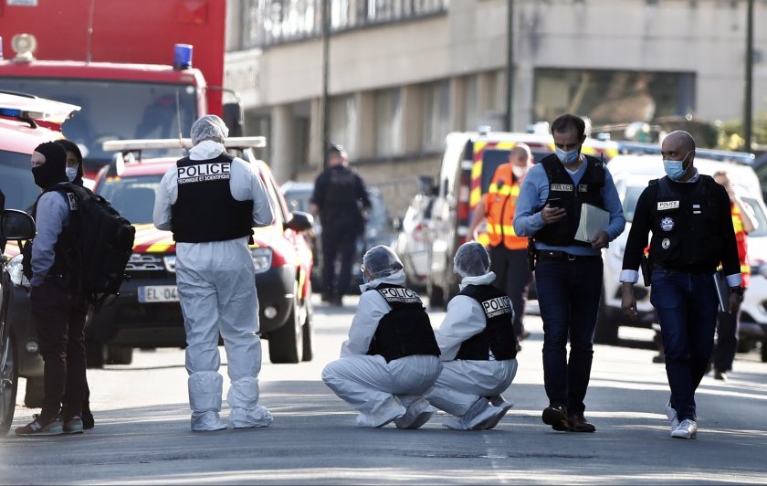 Смъртоносно нападение разтърси Франция. Жертвата е административна служителка в полицейско
