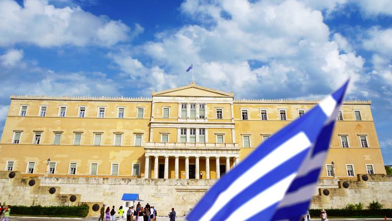 Гърция осъмна днес без новини и информационни емисии по радиото