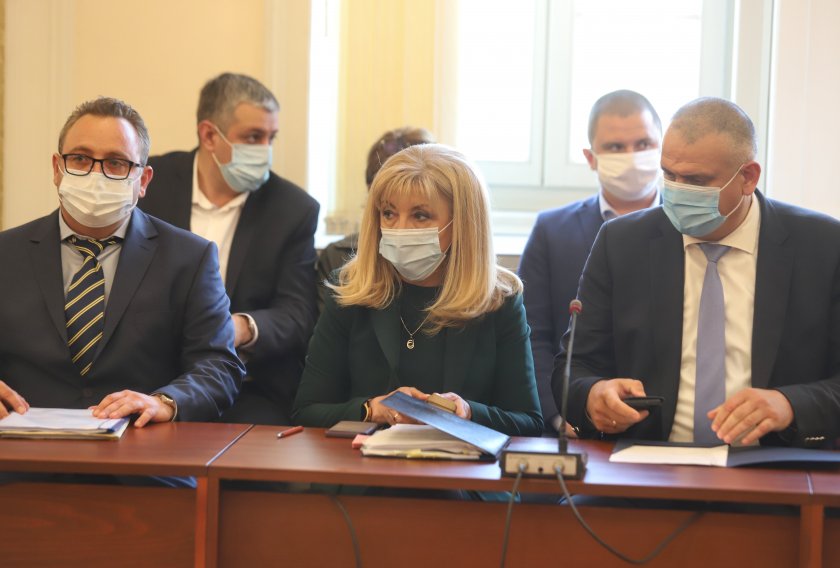 Министърът на регионалното развитие в оставка Петя Аврамова си тръгна