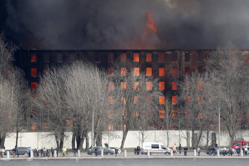 петима души загинаха пожар москва