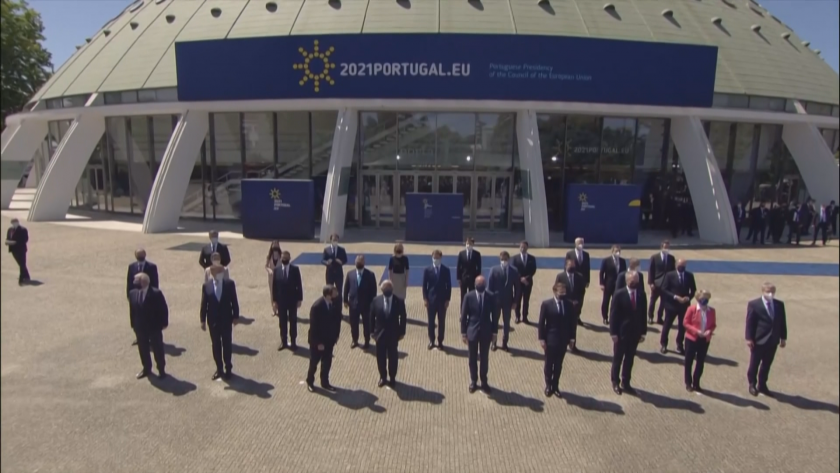 Еврокомисията призова големите производители на ваксини да изнасят повече количества