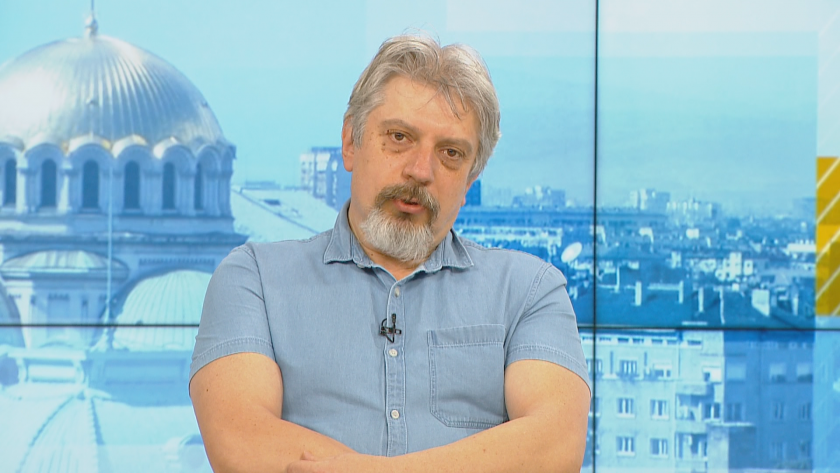 Третата вълна отмина, то се вижда. Излизаме от зоната на